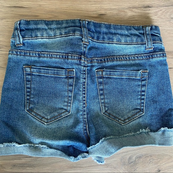Cat & Jack Girls Distressed Denim Stretch Cuffed Shorts 6 - Picture 3 of 5